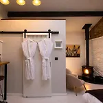 Dom wakacyjny Three At Lough Sillan House - Adults Only - Dog-friendly Shercock