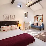 Three At Lough Sillan House - Adults Only - Dog-friendly