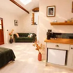 Three At Lough Sillan House - Adults Only - Dog-friendly *