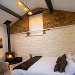 Dom wakacyjny Three At Lough Sillan House - Adults Only - Dog-friendly *