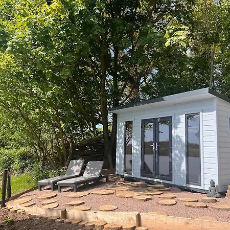 Lough Sillan Lakeside *